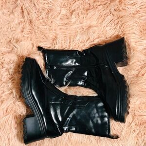 Chunky Black Rainboots
